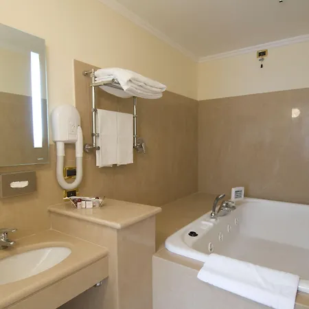 Grand Piazza Borsa Отель 4*