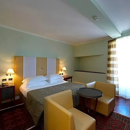 Grand Piazza Borsa Hotel 4*