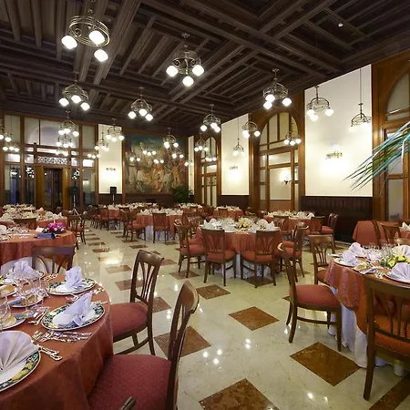 皮萨伯莎大酒店 酒店